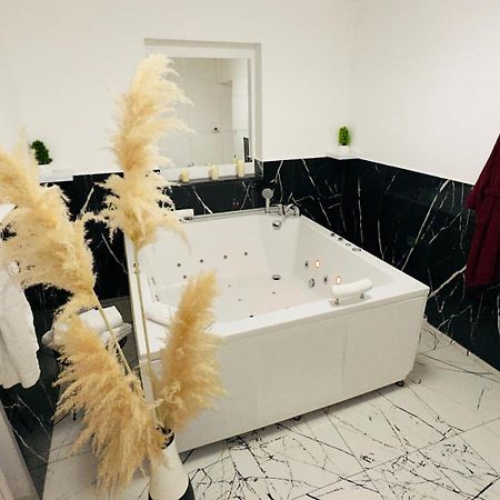 Hedonist Spa Jacuzzi Sarajevo Free Parking Экстерьер фото