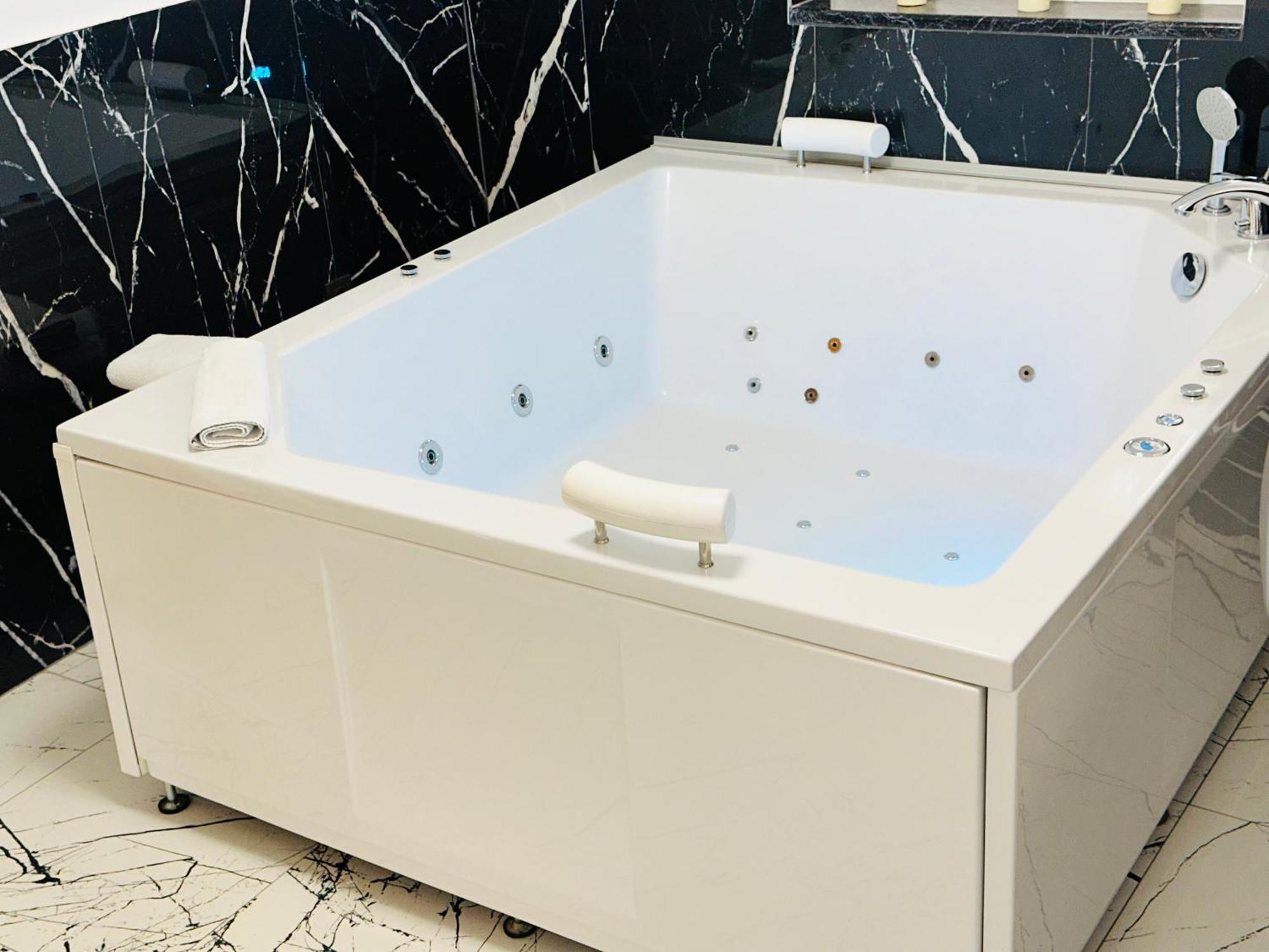 Hedonist Spa Jacuzzi Sarajevo Free Parking Экстерьер фото